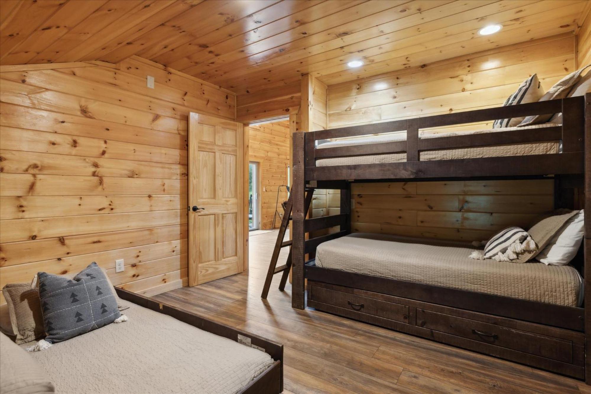 Hot Tub Fire Pit Game Room Theater Easy Access Sleeps 12 - Black Bear Lodge Pigeon Forge Dış mekan fotoğraf